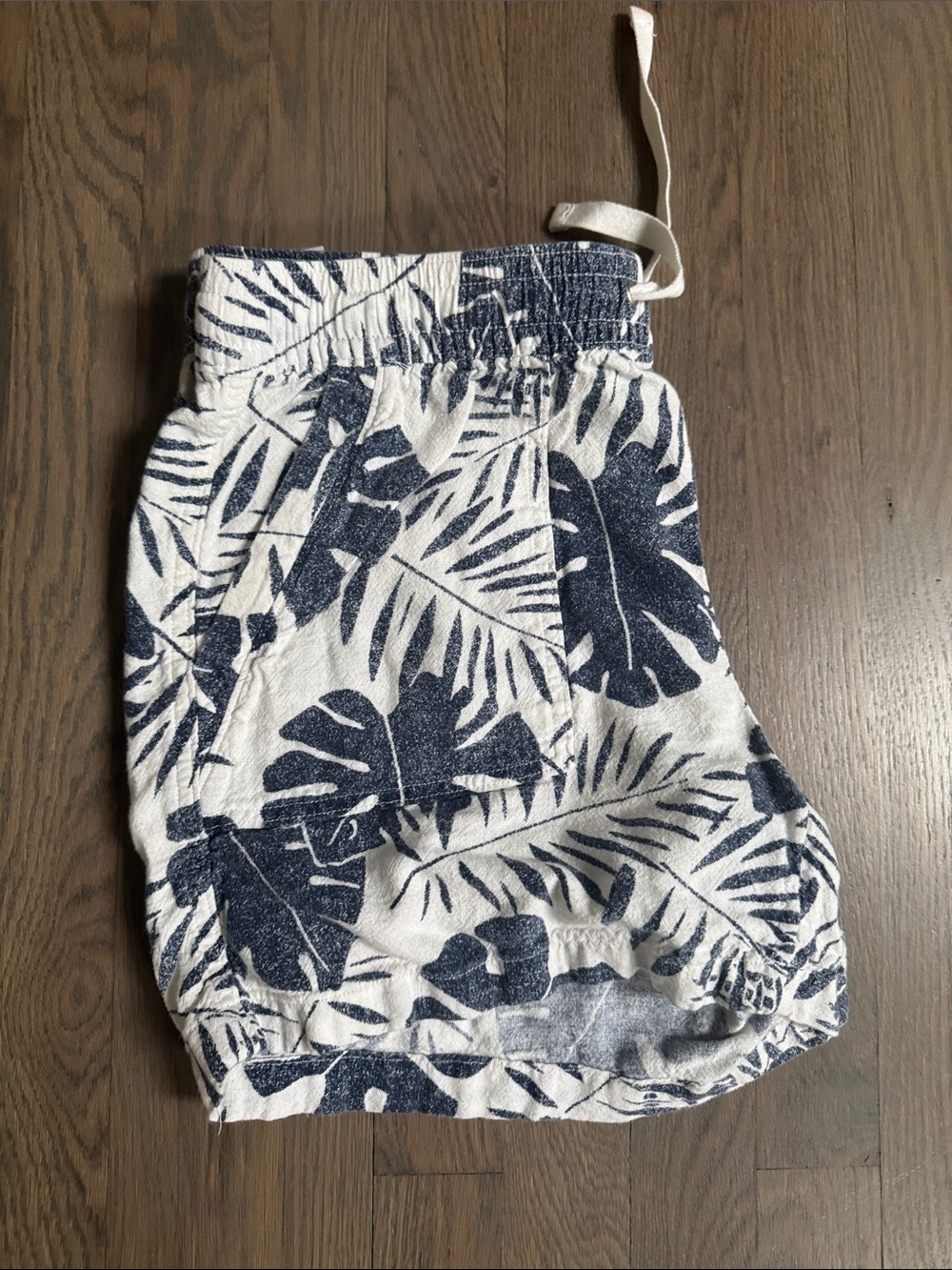 Nautica White and Navy Leaf-Print Drawstring Shorts